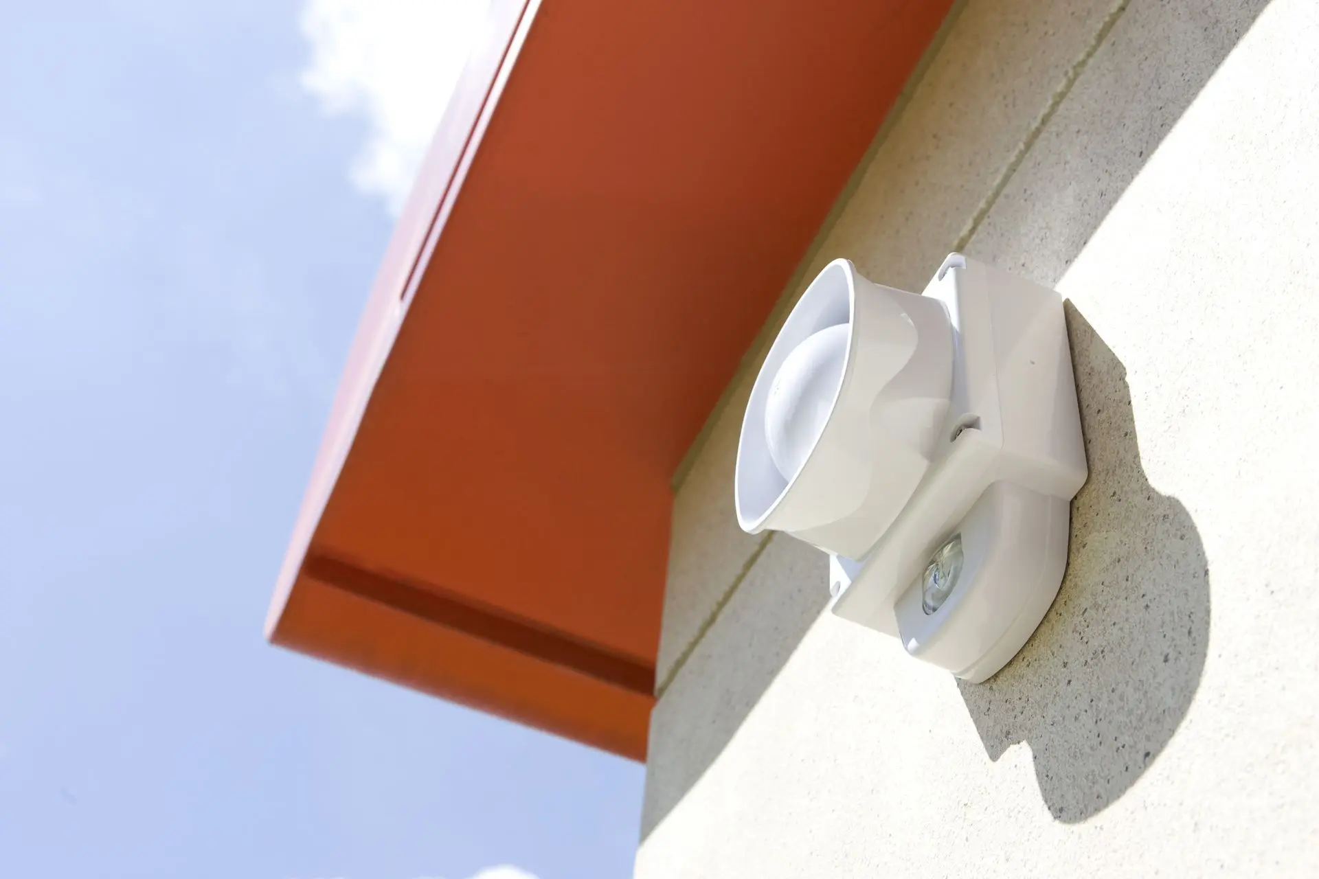 Eaton fire symphoni lx white outdoor application