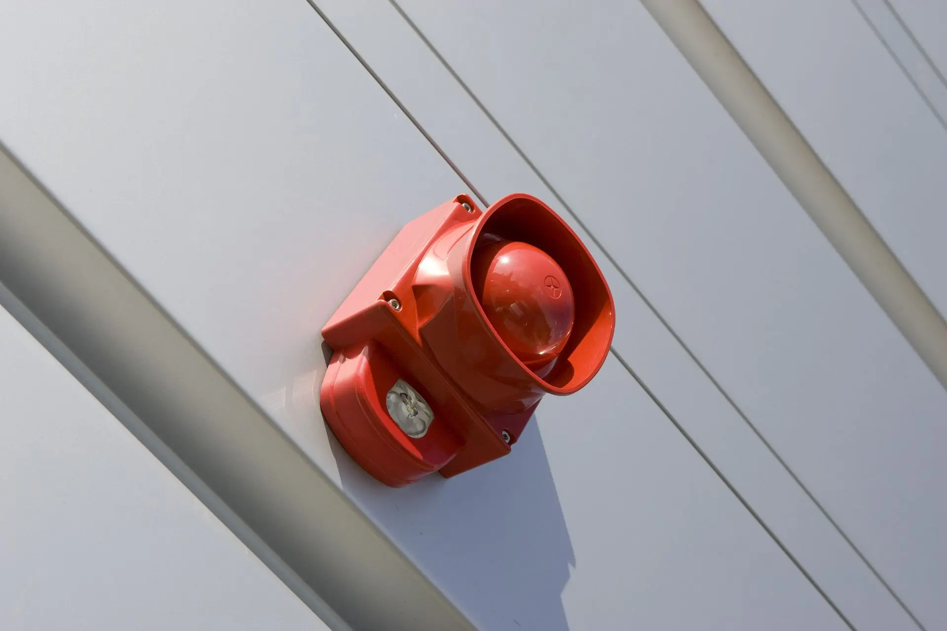 Eaton fire symphoni lx weatherproof wall warehouse application
