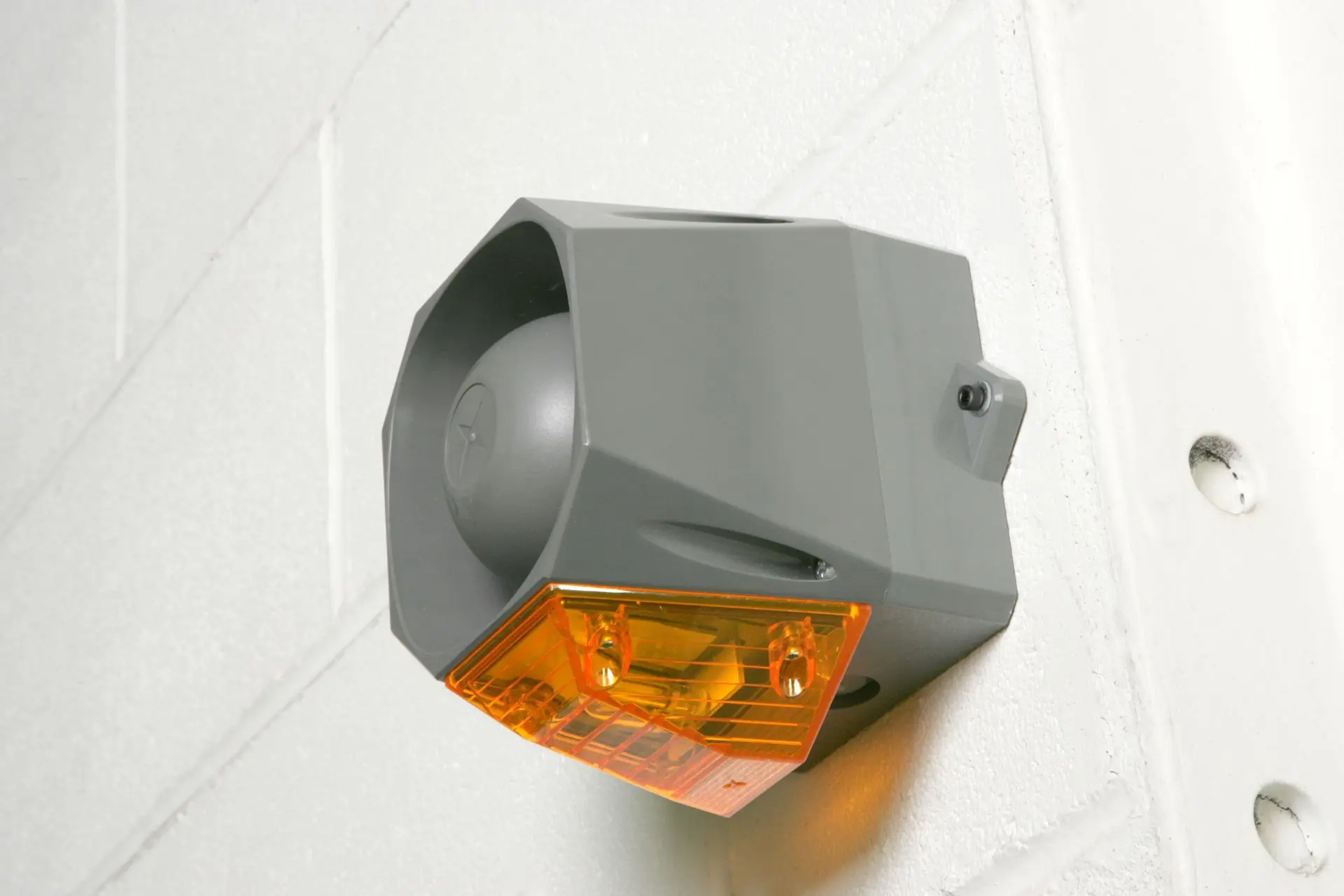 Eaton fire-asserta sounder beacon mini grey close up application
